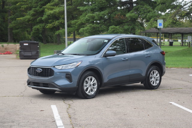 Used 2023 Ford Escape Active w/ Tech Pack #2 AWD/4WD image 21