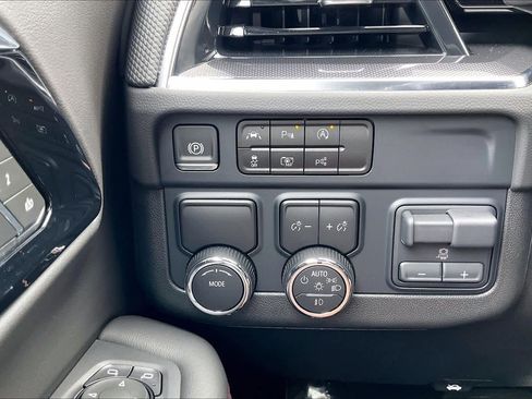 Used 2025 Chevrolet Tahoe RST w/ Comfort Package image 32