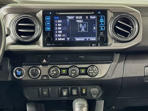 Used 2019 Toyota Tacoma TRD Off-Road AWD/4WD image 14