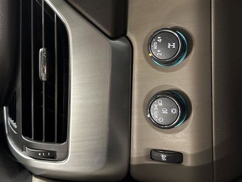 Used 2015 Chevrolet Tahoe LTZ image 16