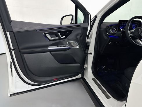 New 2026 Mercedes-Benz EQE 320 4MATIC SUV image 19