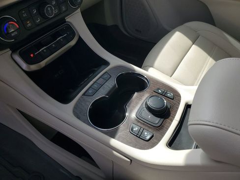 Used 2023 GMC Acadia Denali w/ Denali Ultimate Package FWD image 20