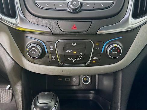 Used 2021 Chevrolet Equinox LS w/ LS Convenience Package image 14