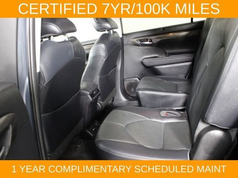 Used 2023 Toyota Highlander Limited FWD image 15
