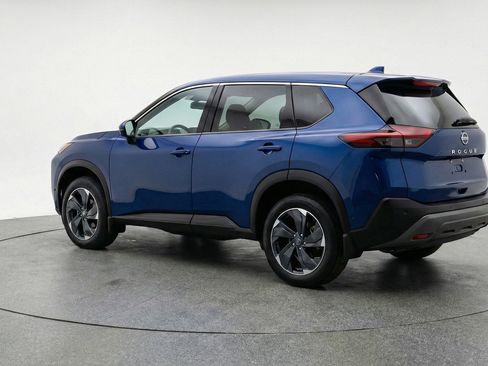 Used 2025 Nissan Rogue SV AWD/4WD image 6