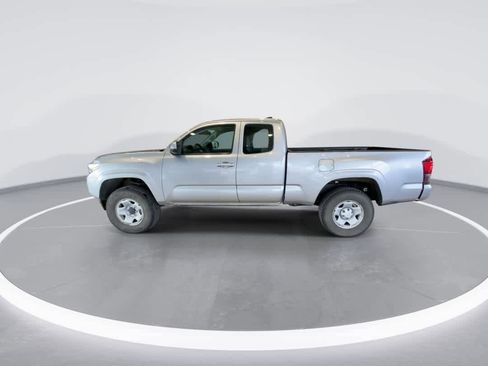 Certified 2018 Toyota Tacoma SR image 5