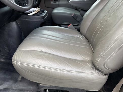 Used 2018 Chevrolet Express 2500 image 16