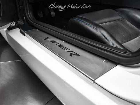 Used 2005 Dodge Viper SRT-10 RWD image 21