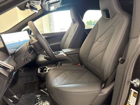 Certified 2025 BMW iX xDrive50 w/ Premium Package AWD/4WD image 5