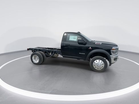 New 2026 RAM 5500 4x4 Regular Cab image 3
