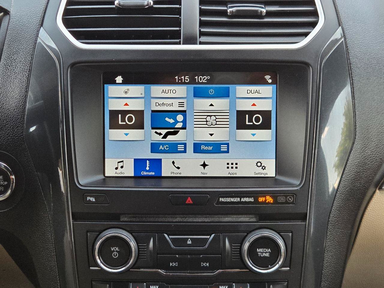 Used 2017 Ford Explorer XLT w/ Equipment Group 202A FWD image 24