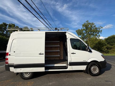Used 2014 Mercedes-Benz Sprinter 2500 image 28