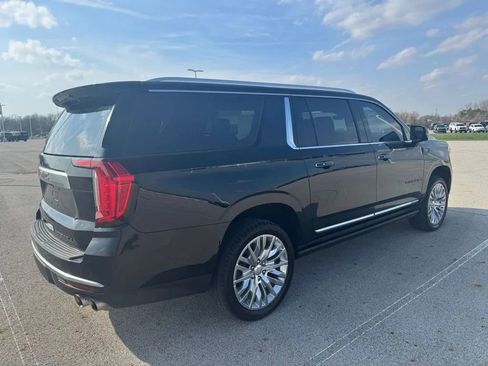 Used 2023 GMC Yukon XL Denali image 7