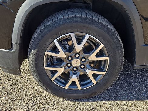 Used 2023 GMC Acadia SLT image 11