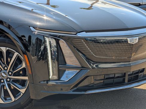 Used 2024 Cadillac Lyriq Sport RWD image 3