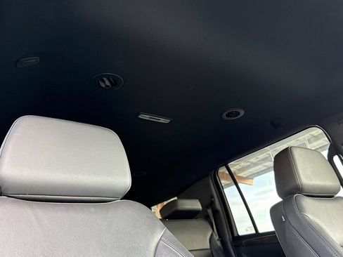 Used 2024 Chevrolet Suburban LT image 27