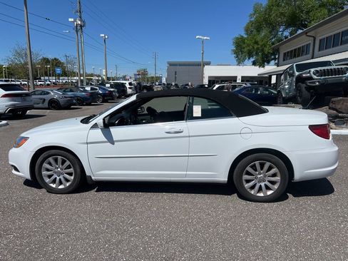 Used 2011 Chrysler 200 Touring image 12