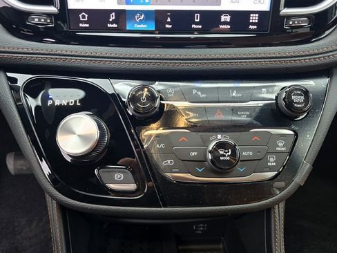 New 2026 Chrysler Pacifica Pinnacle FWD image 14