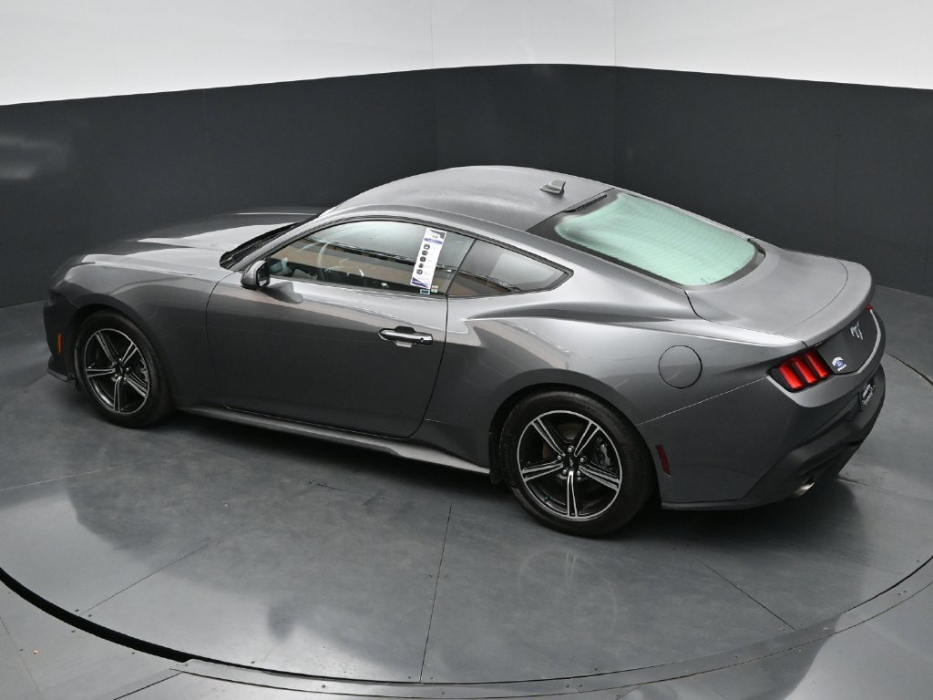 Used 2025 Ford Mustang Coupe RWD image 27