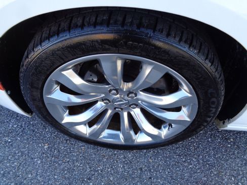 Used 2017 Chrysler 300 C image 30