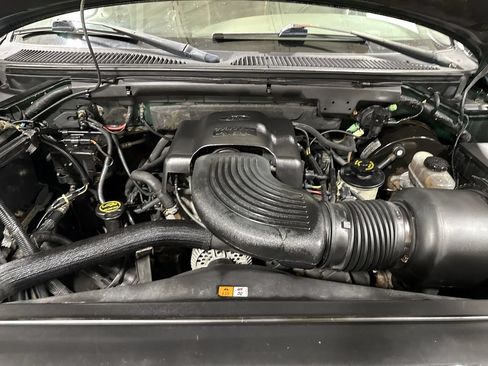 Used 2002 Ford F150 XLT AWD/4WD image 23