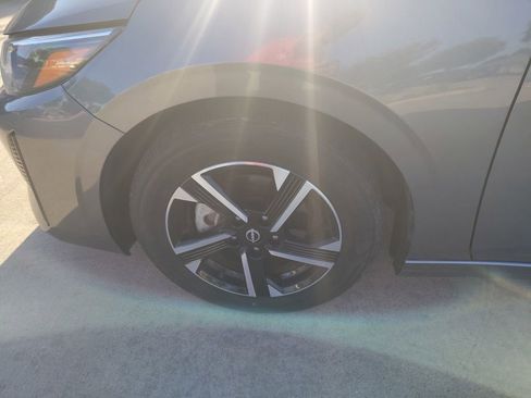 Used 2024 Nissan Sentra SV FWD image 2