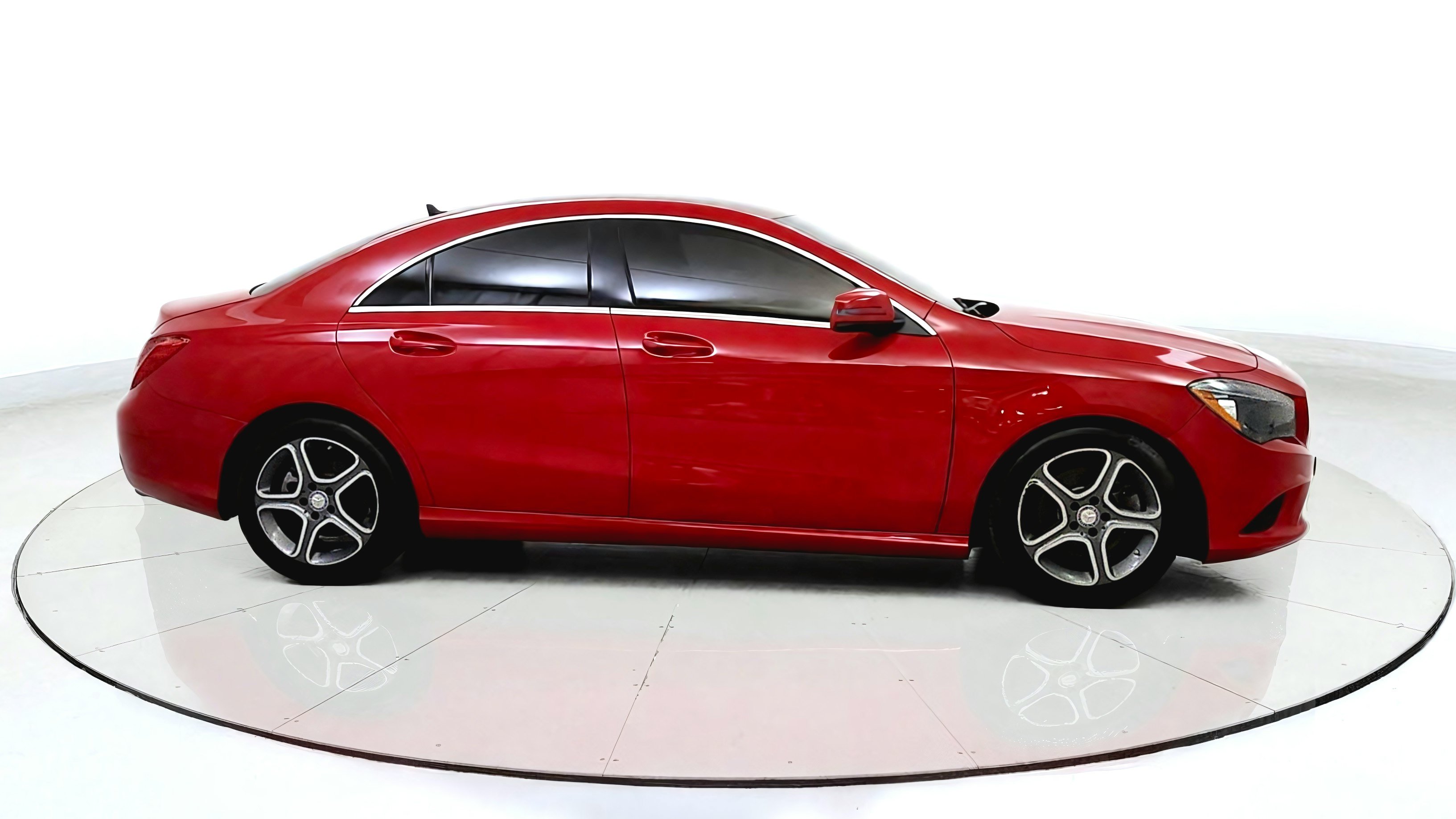 Used 2014 Mercedes-Benz CLA 250 4MATIC image 8