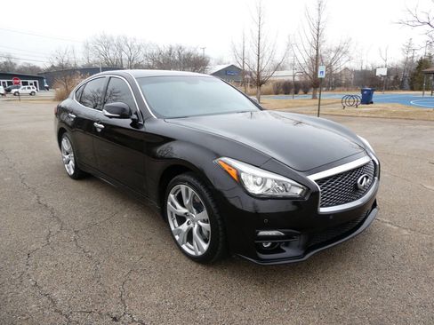 Used 2016 INFINITI Q70 5.6 w/ Sport Package image 3