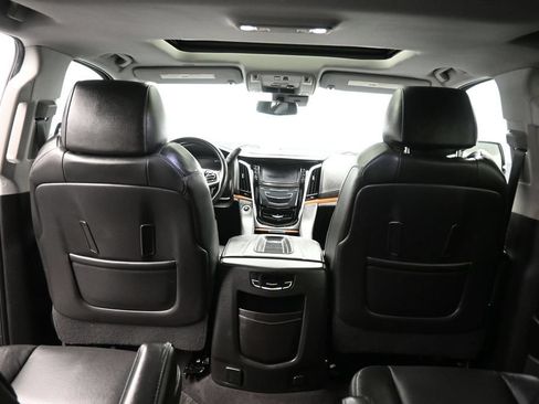 Used 2020 Cadillac Escalade Luxury w/ LPO, Radiant Package AWD/4WD image 44