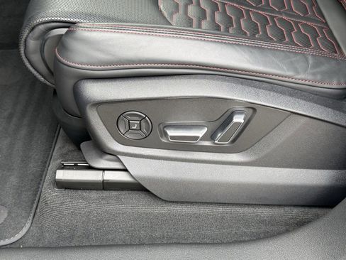 Used 2024 Audi RS Q8 image 17