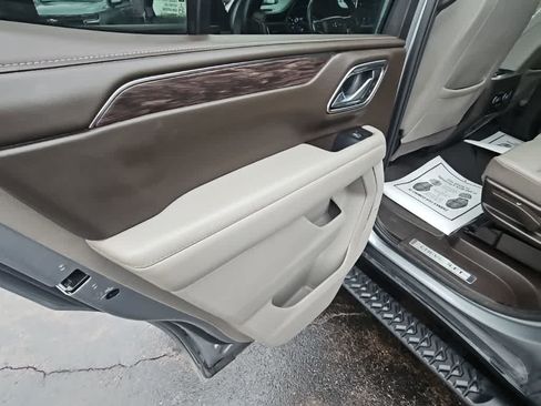 Used 2023 Chevrolet Tahoe Z71 w/ Luxury Package AWD/4WD image 18