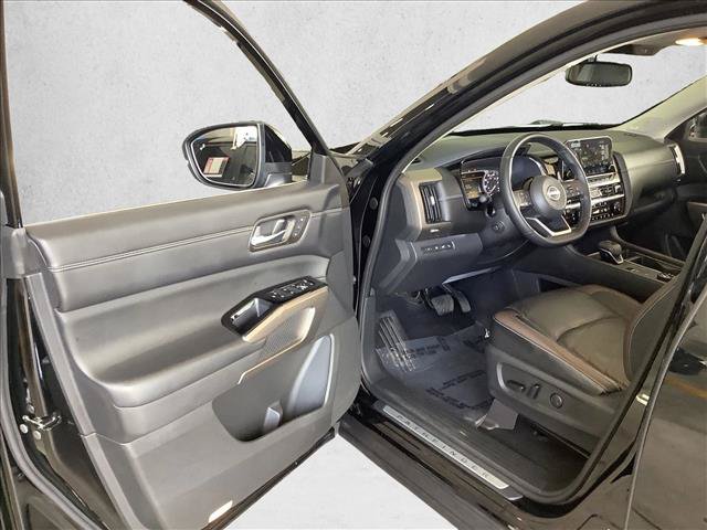 Used 2022 Nissan Pathfinder Platinum w/ Cargo Package AWD/4WD image 13