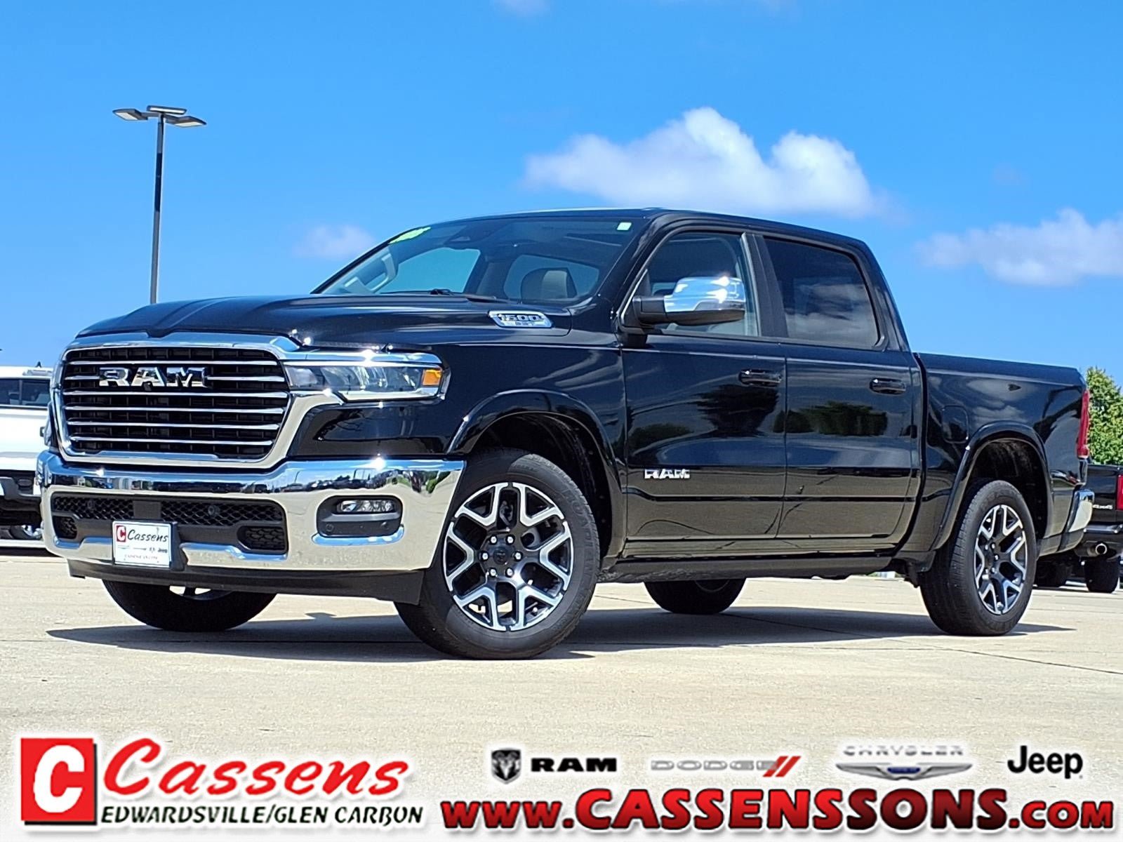 Used 2025 RAM 1500 Laramie AWD/4WD image 1