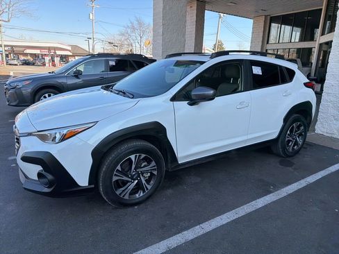 Used 2024 Subaru Crosstrek 2.0i Premium image 1