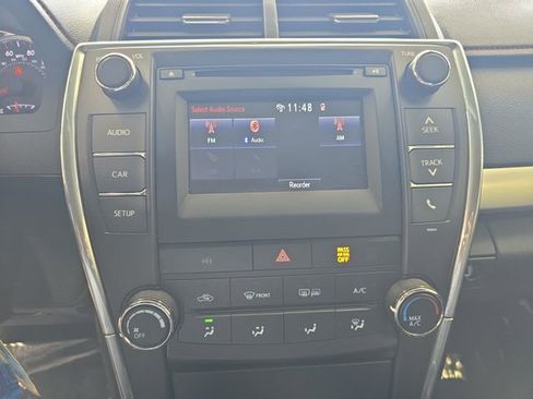 Used 2017 Toyota Camry SE image 22