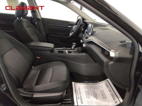 Used 2025 Nissan Altima 2.5 SV image 37