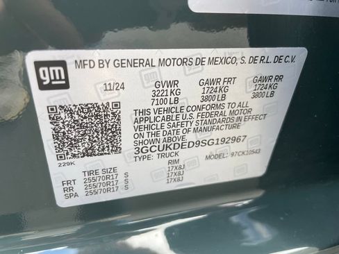 Used 2025 Chevrolet Silverado 1500 LT AWD/4WD image 39