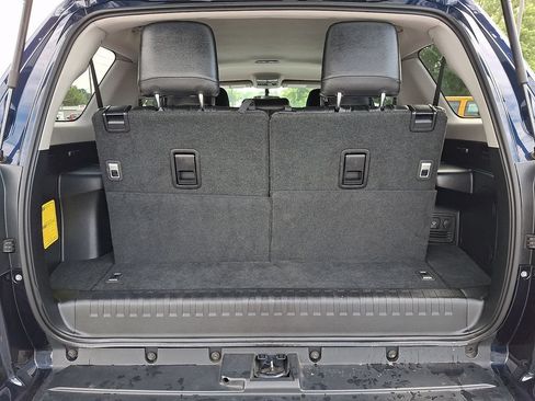 Used 2018 Toyota 4Runner SR5 AWD/4WD image 35