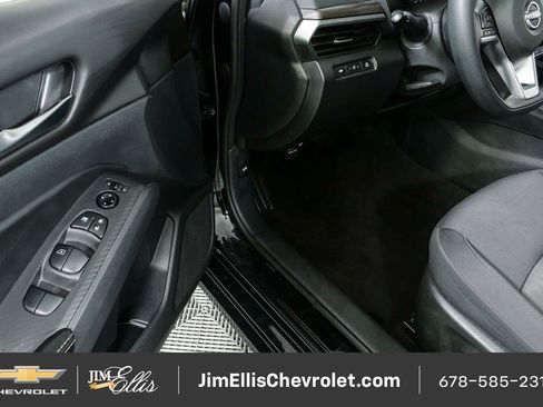 Used 2024 Nissan Altima 2.5 SV FWD image 7