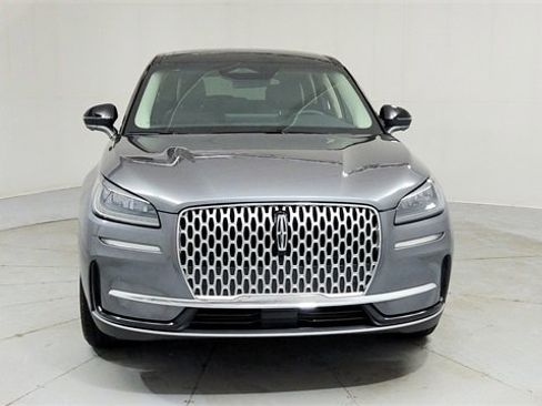 Used 2023 Lincoln Corsair AWD w/ Equipment Group 101A image 8