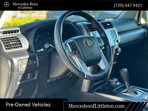 Used 2020 Toyota 4Runner 4WD image 12