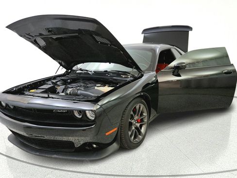 Used 2021 Dodge Challenger R/T Scat Pack w/ Plus Package RWD image 10