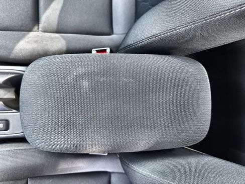 Used 2023 Toyota Corolla LE image 29