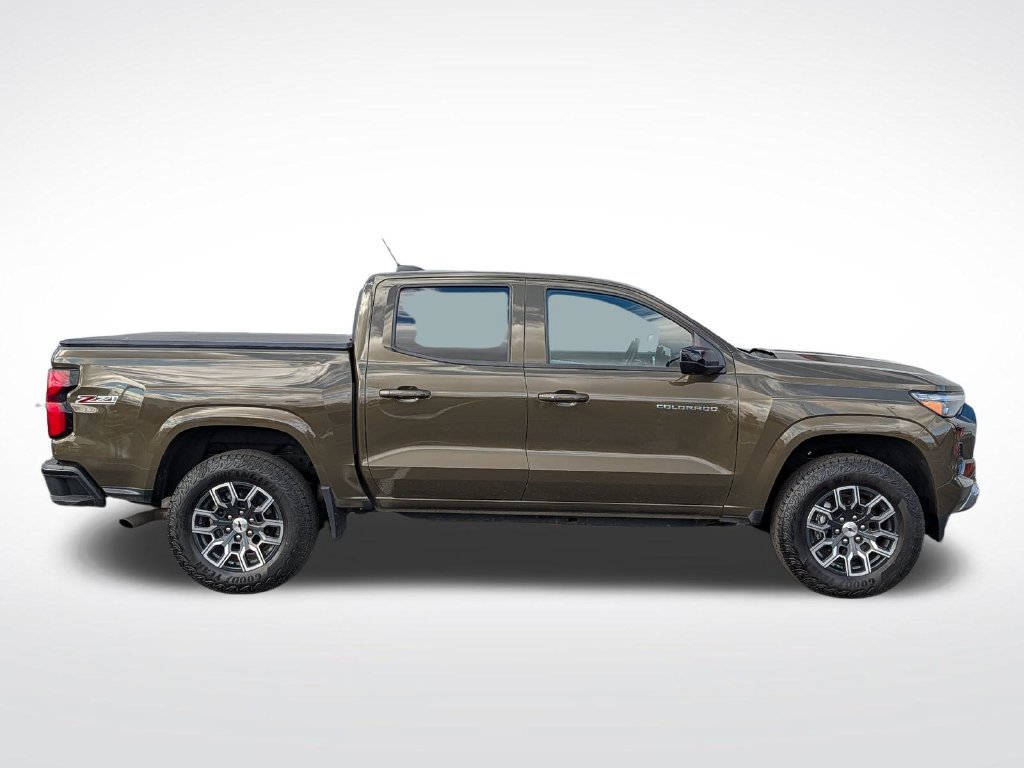 Used 2023 Chevrolet Colorado Z71 w/ Z71 Convenience Package 2 AWD/4WD image 2