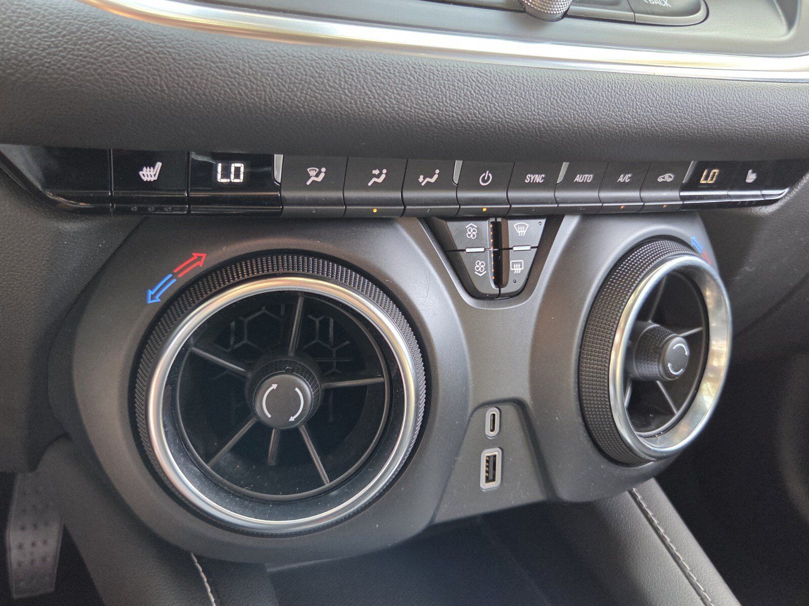 Certified 2025 Chevrolet Blazer LT FWD image 28