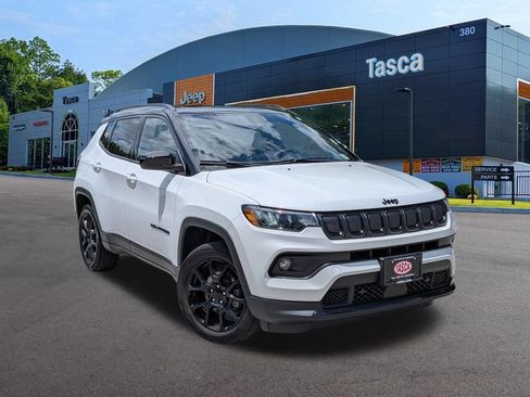 Used 2022 Jeep Compass Latitude w/ Sun and Sound Group AWD/4WD image 1