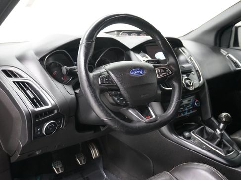 Used 2018 Ford Focus ST w/ Equipment Group 402A image 9