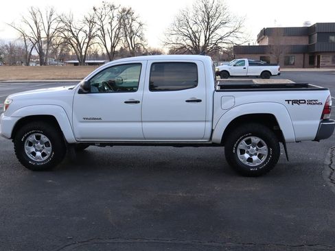 Used 2014 Toyota Tacoma PreRunner image 9