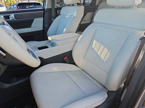 Certified 2025 Hyundai Santa Fe SEL image 16