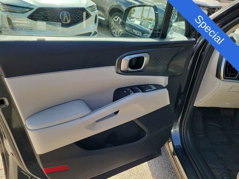Used 2024 Kia Sorento S w/ Panoramic Sunroof Package FWD image 24